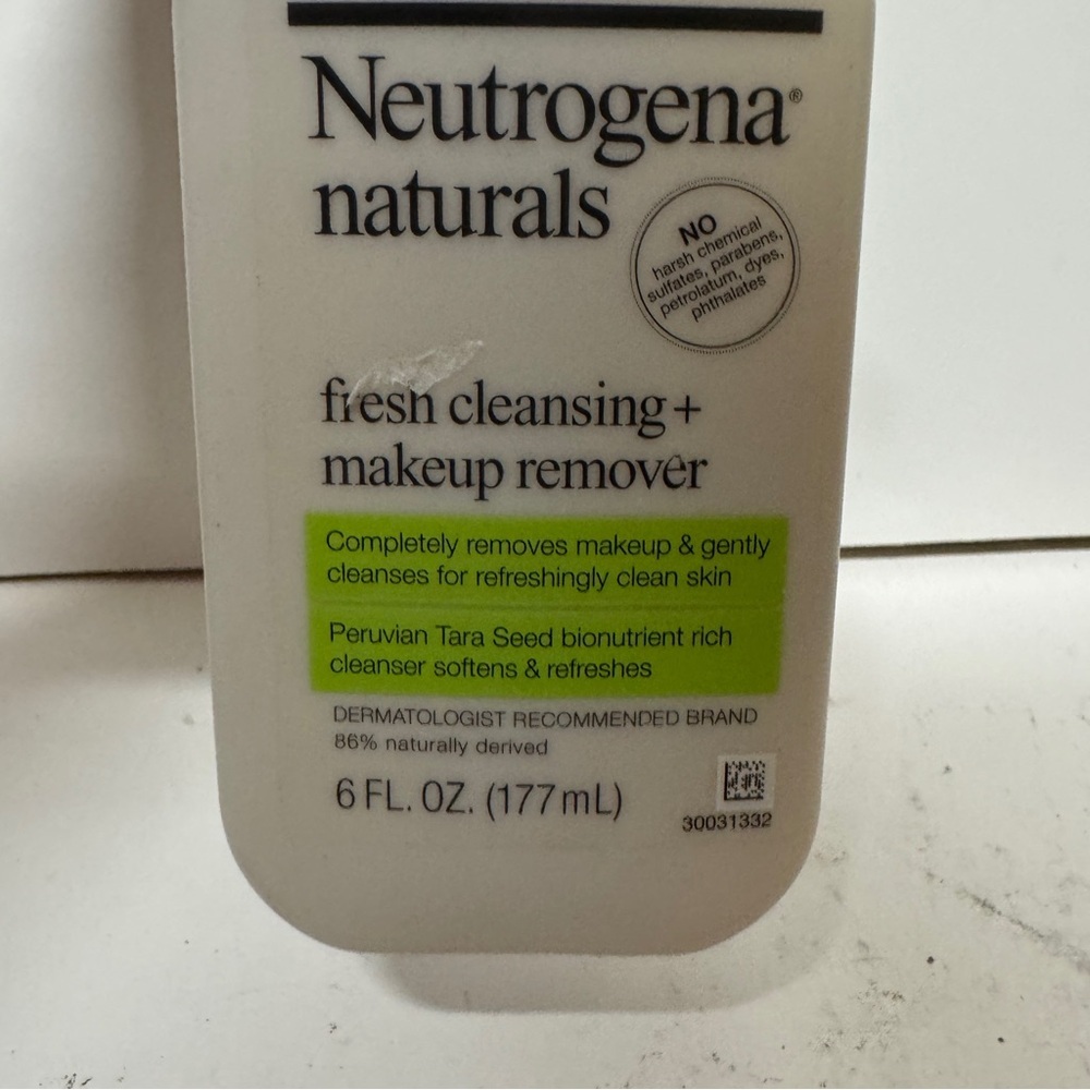Neutrogena Naturals Fresh Cleansing + Makeup Remover, Cleans Skin 6 OZ - Picture 2 of 3